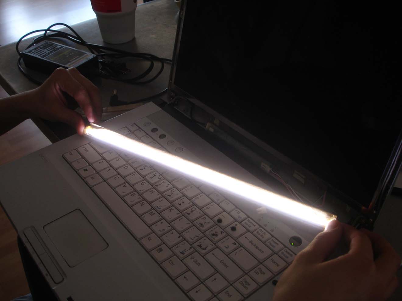 Замена и ремонт подсветки экрана ноутбука в Смоленске